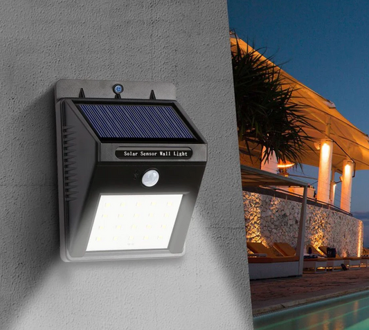 Lampǎ cu încarcare solarǎ si senzor de mişcare pentru exterior